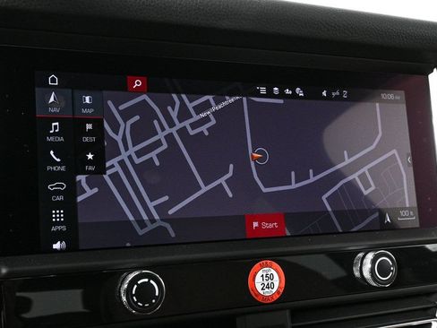Certified 2026 Porsche Macan AWD/4WD image 14
