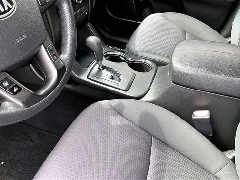 Used 2012 Kia Sorento LX w/ Convenience Pkg FWD image 15