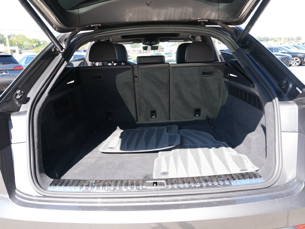Used 2019 Audi Q8 Prestige AWD/4WD image 13