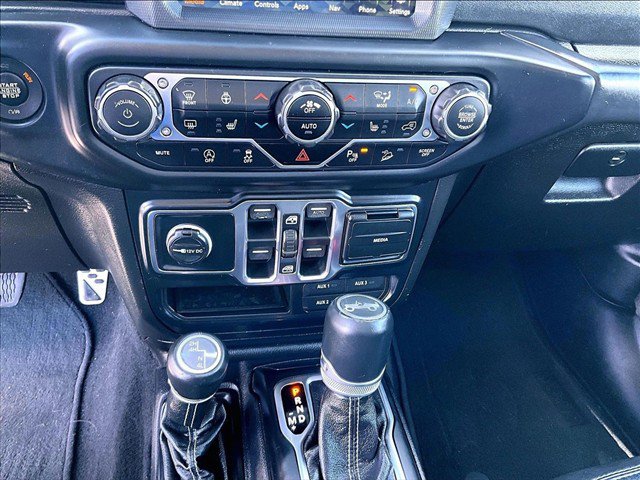 Used 2019 Jeep Wrangler Unlimited Sahara AWD/4WD image 24