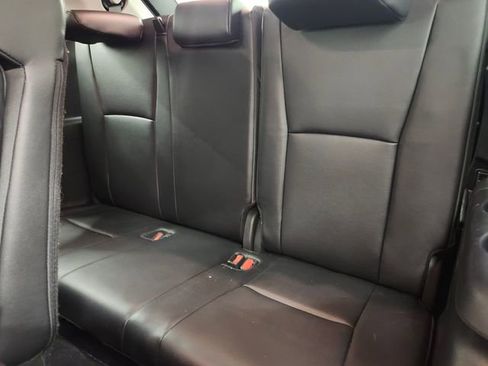 Used 2024 Toyota Highlander XLE FWD image 10