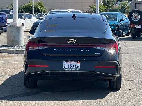 Used 2024 Hyundai Elantra Blue FWD image 6