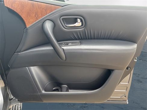 Used 2023 Nissan Armada SL w/ Captain's Chairs Package image 14