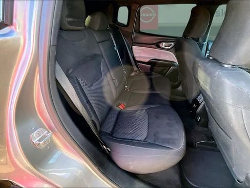 Used 2023 Jeep Compass Sport image 21