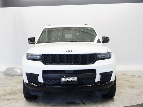 Certified 2022 Jeep Grand Cherokee L Laredo AWD/4WD image 11