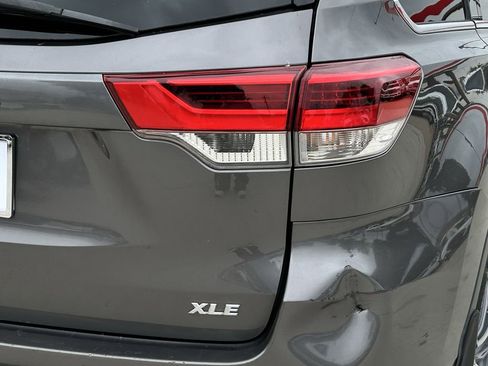 Used 2017 Toyota Highlander XLE FWD image 8