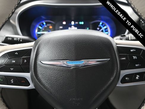 Used 2018 Chrysler Pacifica Limited w/ Advanced Safetytec Group image 16