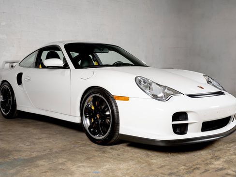 Used 2004 Porsche 911 GT2 RWD image 11