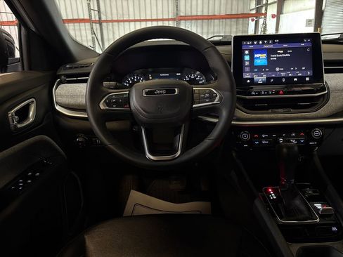 Used 2024 Jeep Compass Latitude w/ Convenience Group image 13