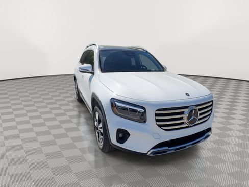 Used 2026 Mercedes-Benz GLB 250 4MATIC image 2