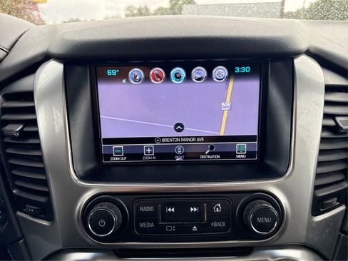 Used 2017 Chevrolet Suburban Premier AWD/4WD image 25