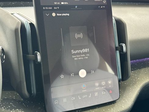 New 2025 Volvo EX30 Ultra w/ Climate Package image 17