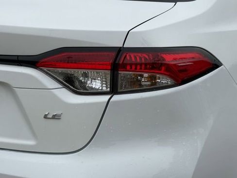 Used 2025 Toyota Corolla LE image 7