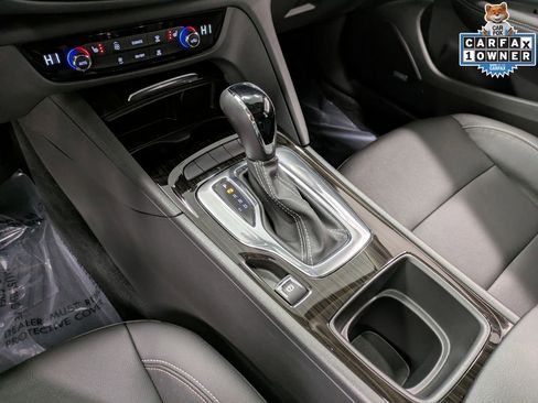 Used 2018 Buick Regal Essence w/ Driver Confidence Package #1 image 15