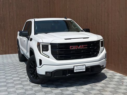 Used 2024 GMC Sierra 1500 Elevation AWD/4WD image 12