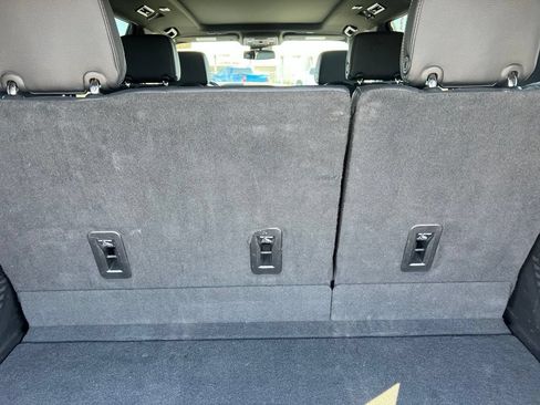 Used 2023 GMC Yukon Denali RWD image 8