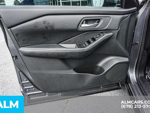 Used 2025 Nissan Rogue SV FWD image 45
