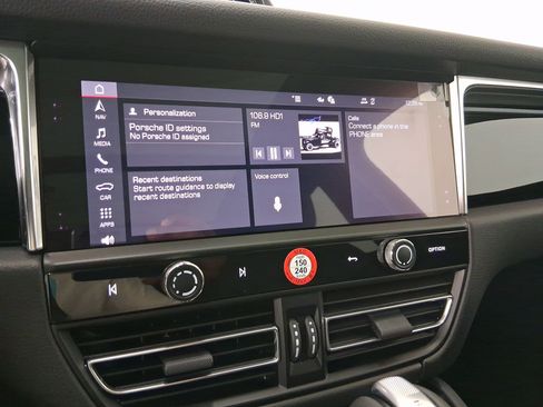 Used 2026 Porsche Macan image 23