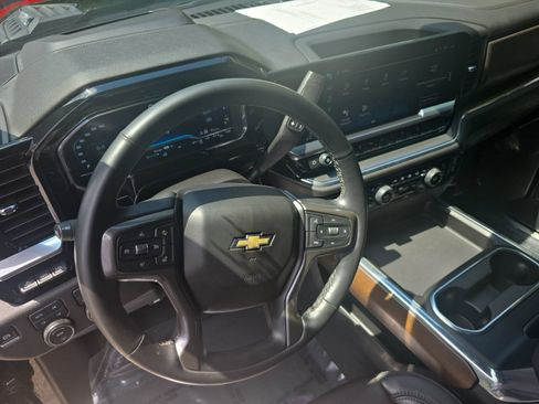 Used 2024 Chevrolet Silverado 2500 High Country w/ High Country Premium Package AWD/4WD image 15