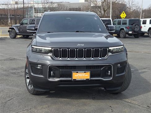 Certified 2022 Jeep Grand Cherokee Overland w/ Luxury Tech Group IV AWD/4WD image 5