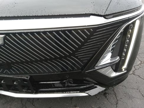 Used 2024 Cadillac Lyriq Tech AWD/4WD image 7