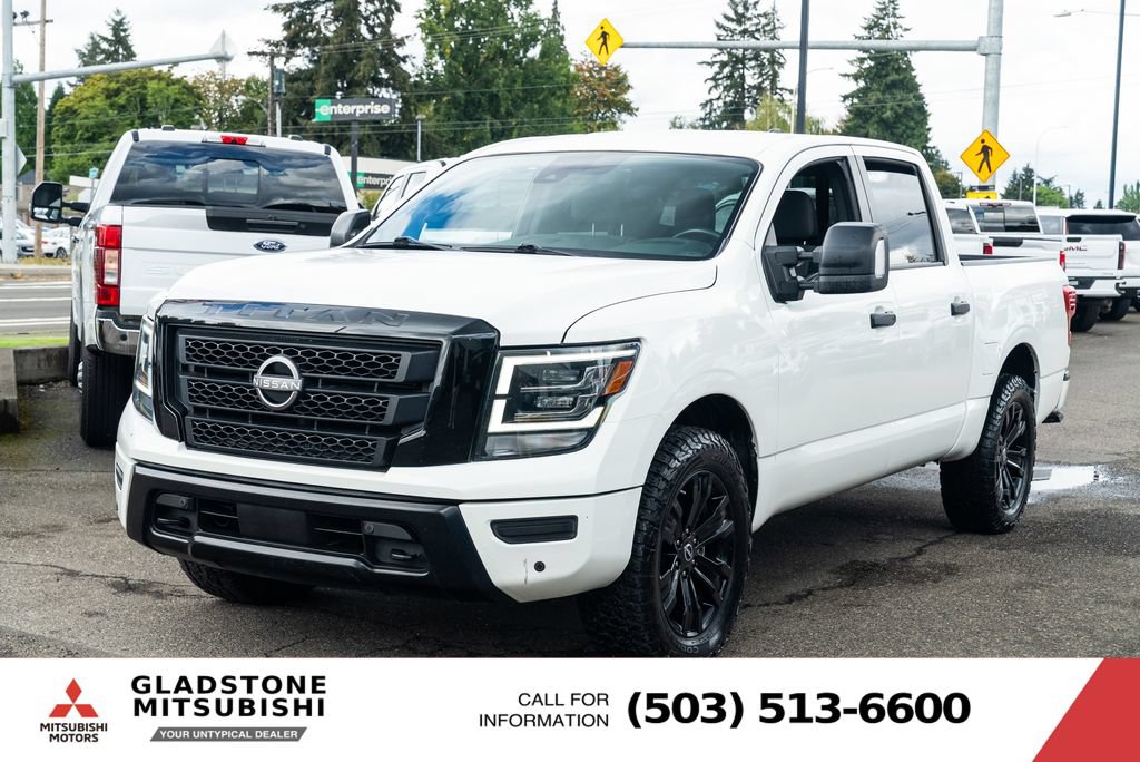 Used 2023 Nissan Titan SV w/ SV Convenience Package AWD/4WD image 4