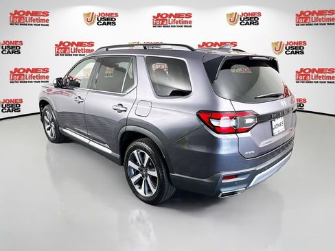 Used 2025 Honda Pilot Elite image 2