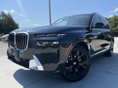 Used 2024 BMW X7 xDrive40i AWD/4WD image 3