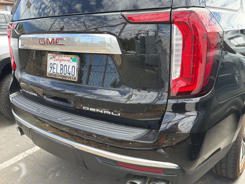 Used 2021 GMC Yukon Denali w/ Denali Premium Package AWD/4WD image 16