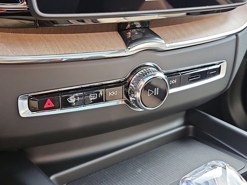 New 2026 Volvo XC60 B5 Plus w/ Protection Package Premier image 14