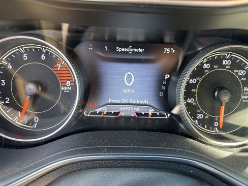 Certified 2019 Jeep Cherokee Limited w/ Trailer Tow Group AWD/4WD image 12