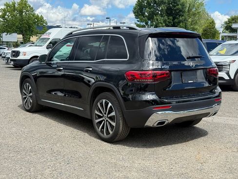 Used 2023 Mercedes-Benz GLB 250 4MATIC image 3