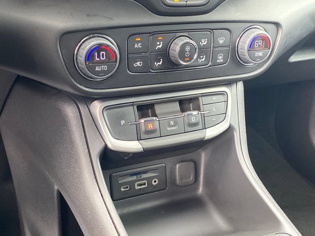 Certified 2024 GMC Terrain SLT AWD/4WD image 12