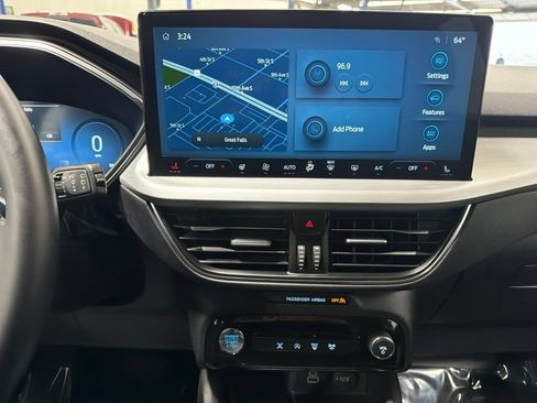 Certified 2025 Ford Escape Platinum AWD/4WD image 17