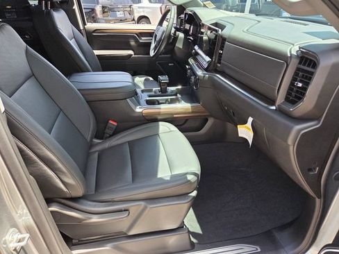 Certified 2025 Chevrolet Silverado 1500 RST w/ Dark Appearance Package AWD/4WD image 13