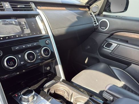 Used 2020 Land Rover Discovery HSE Luxury image 19