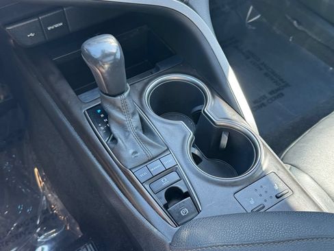 Used 2022 Toyota Camry XSE FWD image 17