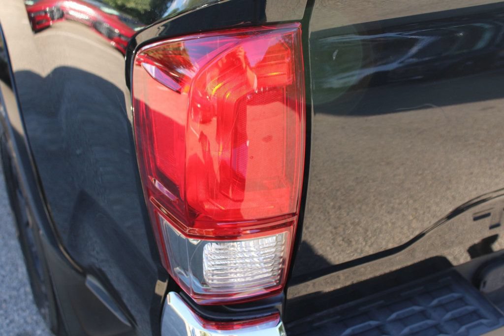 Used 2020 Toyota Tacoma SR5 RWD image 10