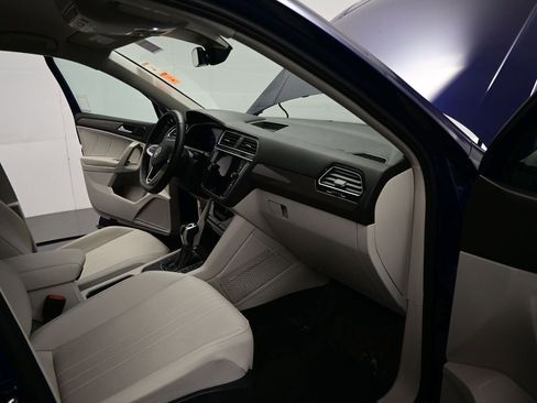 Used 2024 Volkswagen Tiguan SE image 20