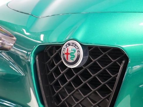 Used 2023 Alfa Romeo Giulia Quadrifoglio RWD image 11