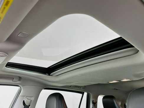 Used 2020 Toyota Highlander Limited image 26