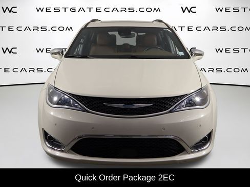 Used 2020 Chrysler Pacifica Limited w/ Advanced Safetytec Group image 2