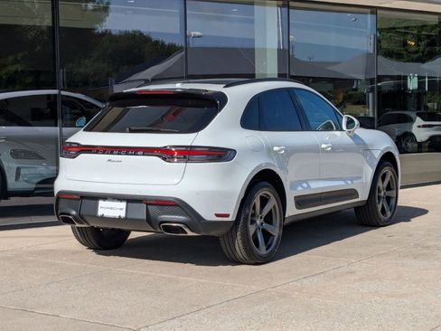 Used 2025 Porsche Macan image 9