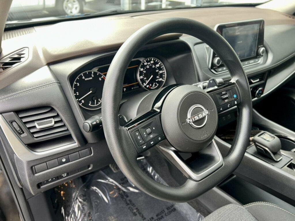 Used 2023 Nissan Rogue SV AWD/4WD image 13