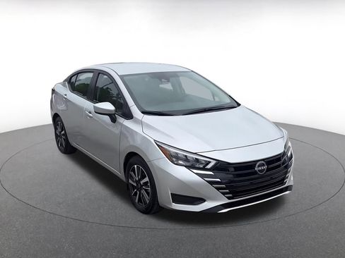 Used 2025 Nissan Versa SV FWD image 3
