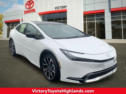 New 2026 Toyota Prius Plug-In Hybrid FWD image 1