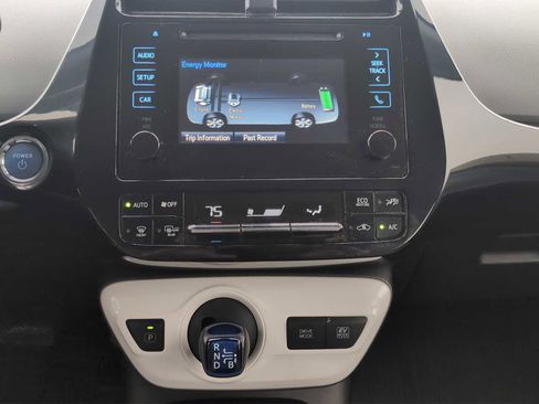 Used 2018 Toyota Prius Two image 13