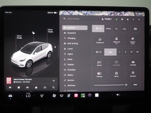 Used 2023 Tesla Model Y Long Range AWD/4WD image 26