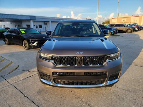 Used 2023 Jeep Grand Cherokee L Limited w/ Luxury Tech Group II RWD image 8