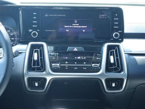 Used 2022 Kia Sorento S FWD image 27